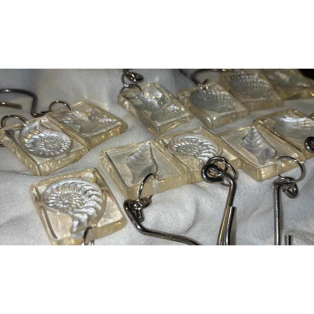 Lucite Etched Transparent Shell Shower Curtain Rings Ocean Seashore - Picture 7 of 9